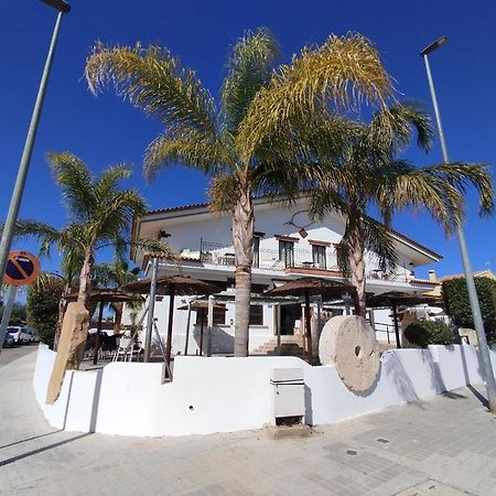 Hostal Espai Mediterrani Puebla de Vallbona Exteriér fotografie