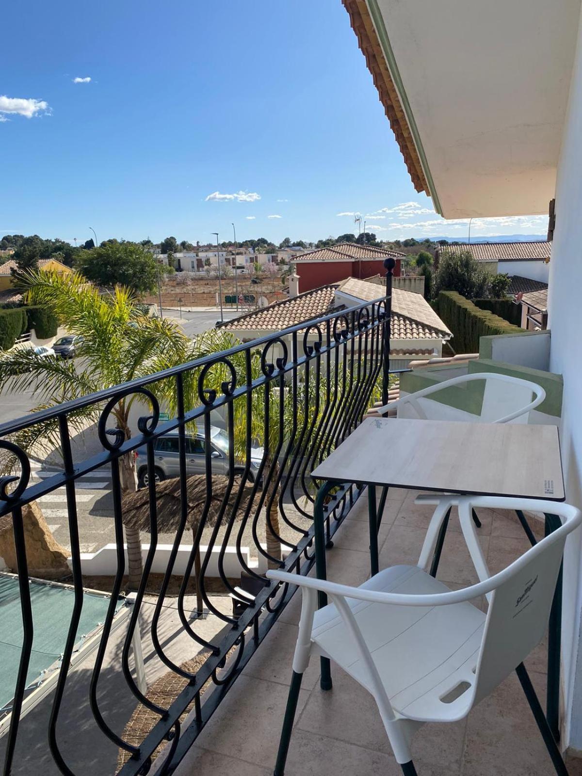 Hostal Espai Mediterrani Puebla de Vallbona Exteriér fotografie