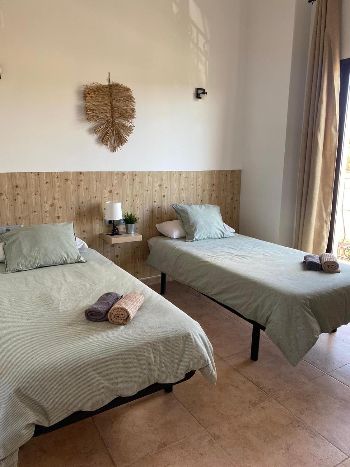 Hostal Espai Mediterrani Puebla de Vallbona Exteriér fotografie