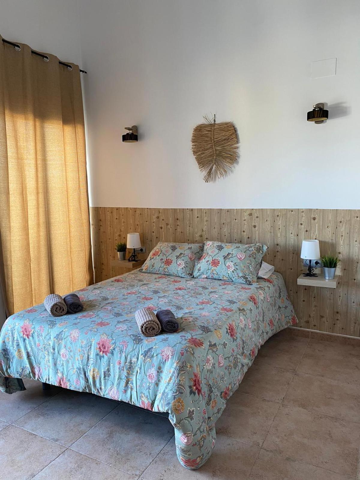 Hostal Espai Mediterrani Puebla de Vallbona Exteriér fotografie
