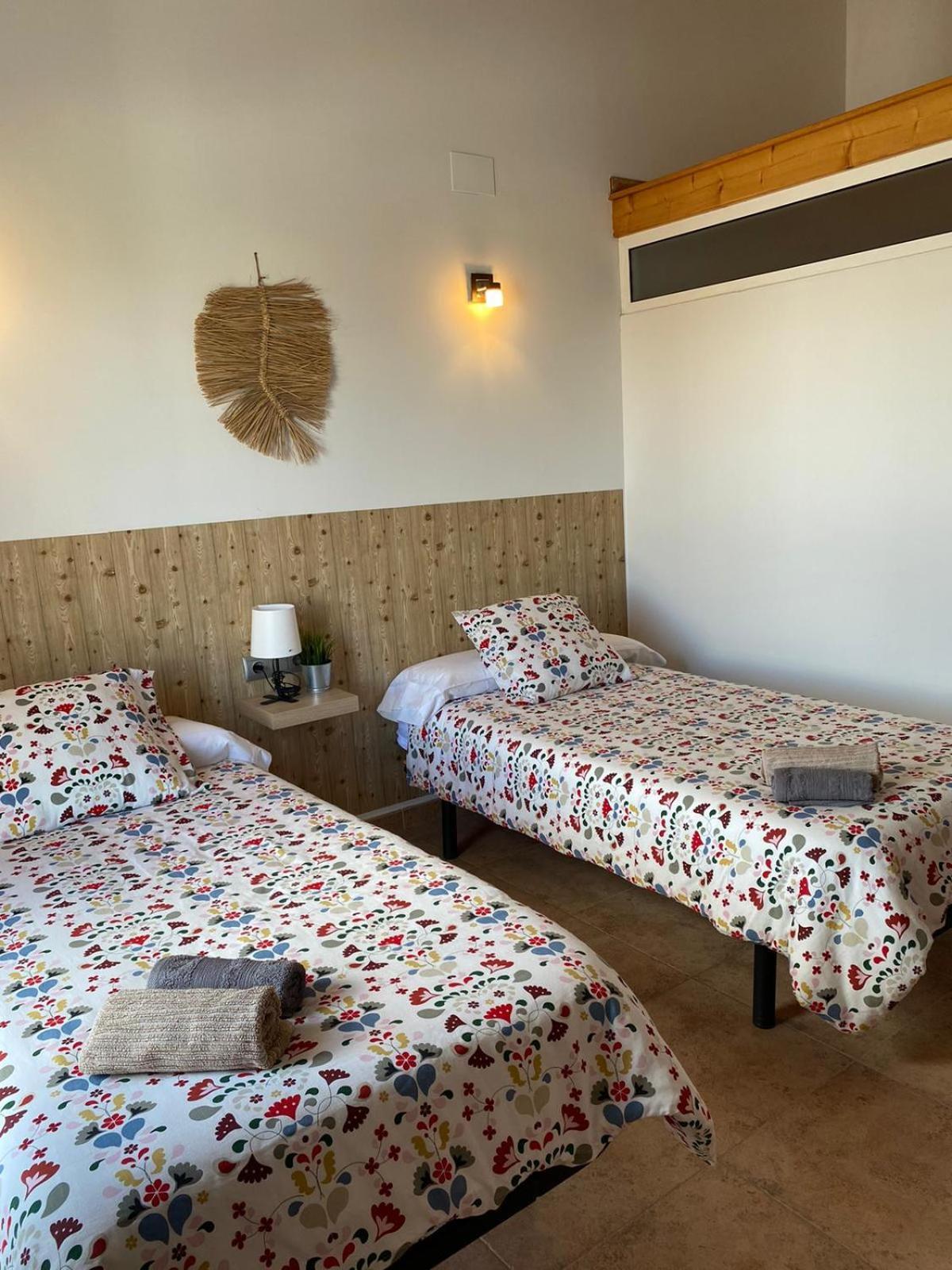 Hostal Espai Mediterrani Puebla de Vallbona Exteriér fotografie