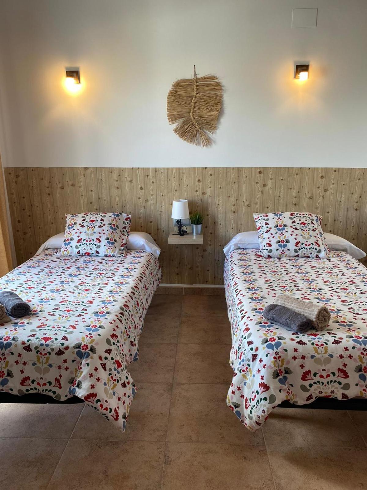 Hostal Espai Mediterrani Puebla de Vallbona Exteriér fotografie