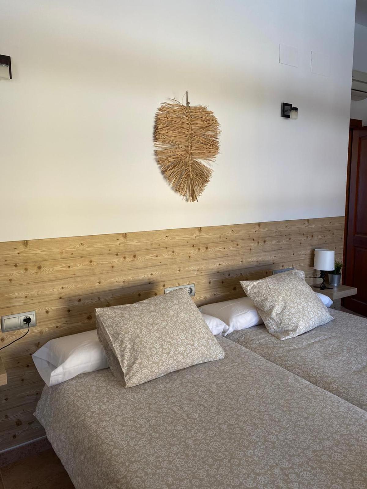 Hostal Espai Mediterrani Puebla de Vallbona Exteriér fotografie
